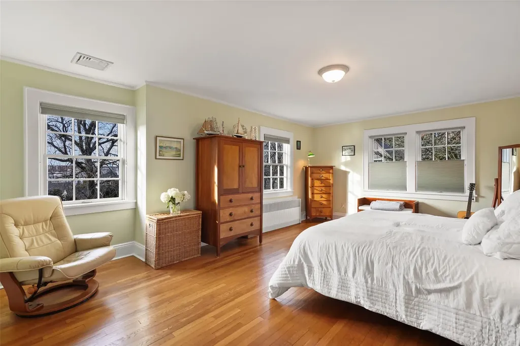 610 Oakhurst Road Mamaroneck NY 10543