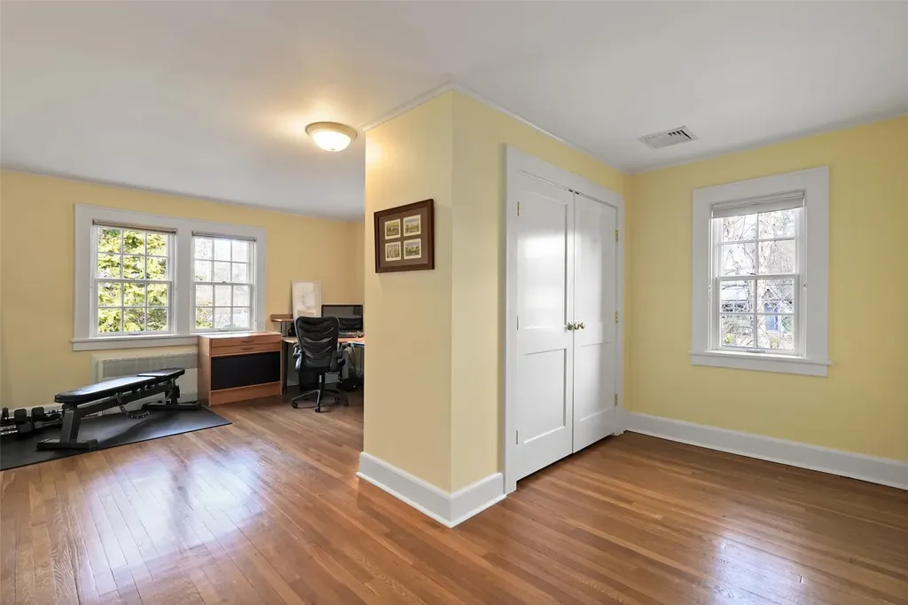 610 Oakhurst Road Mamaroneck NY 10543