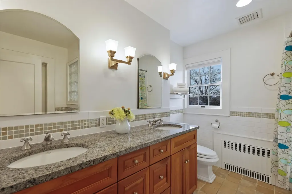 610 Oakhurst Road Mamaroneck NY 10543
