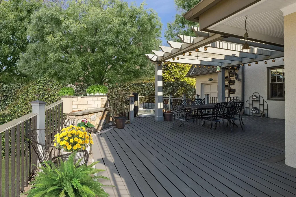 610 Oakhurst Road Mamaroneck NY 10543