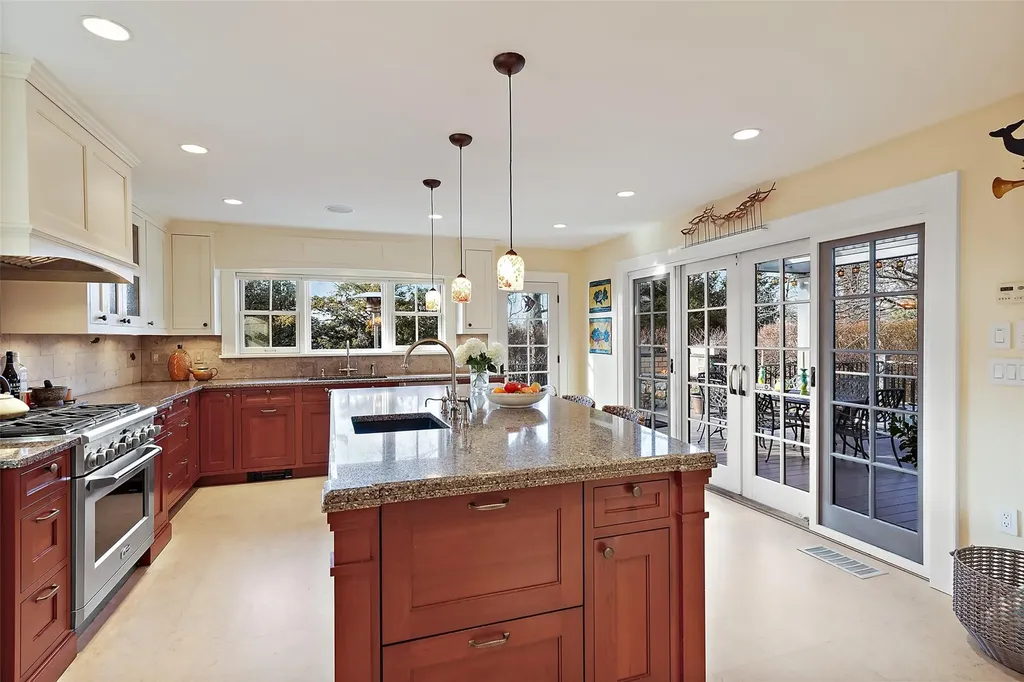 610 Oakhurst Road Mamaroneck NY 10543