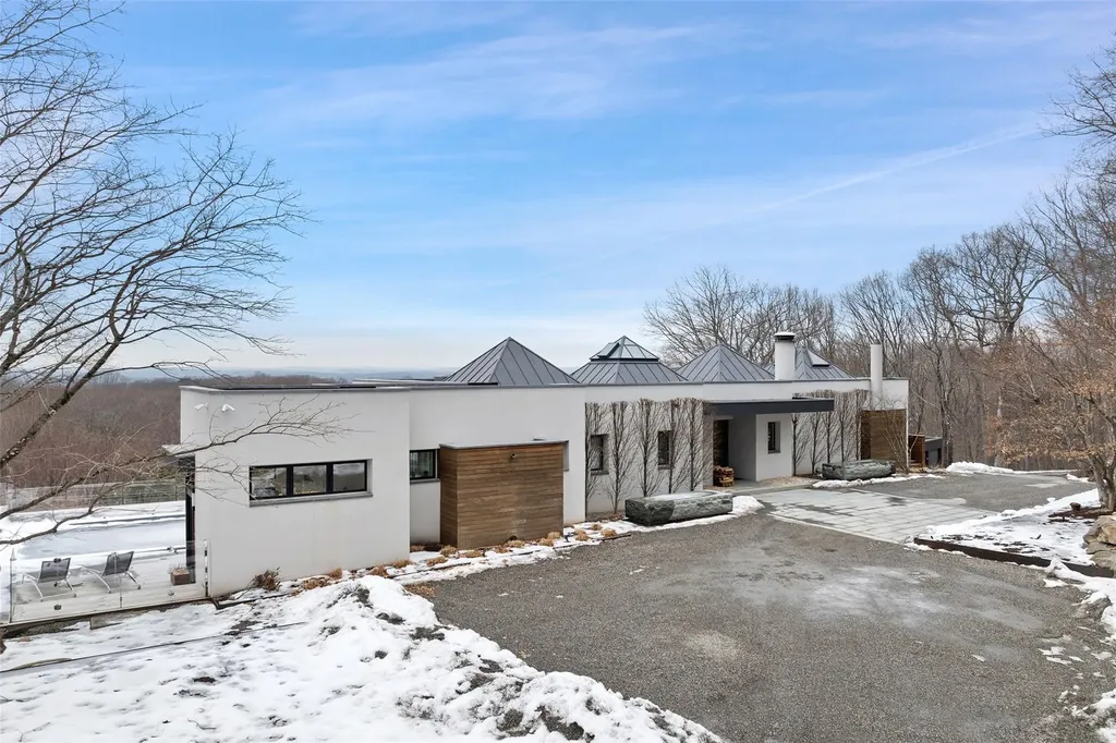 250 Hook Road Bedford NY 10506