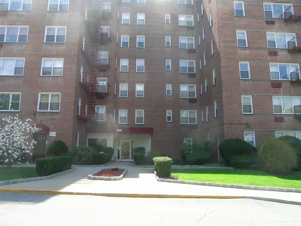 609 Palmer Road Yonkers NY 10701