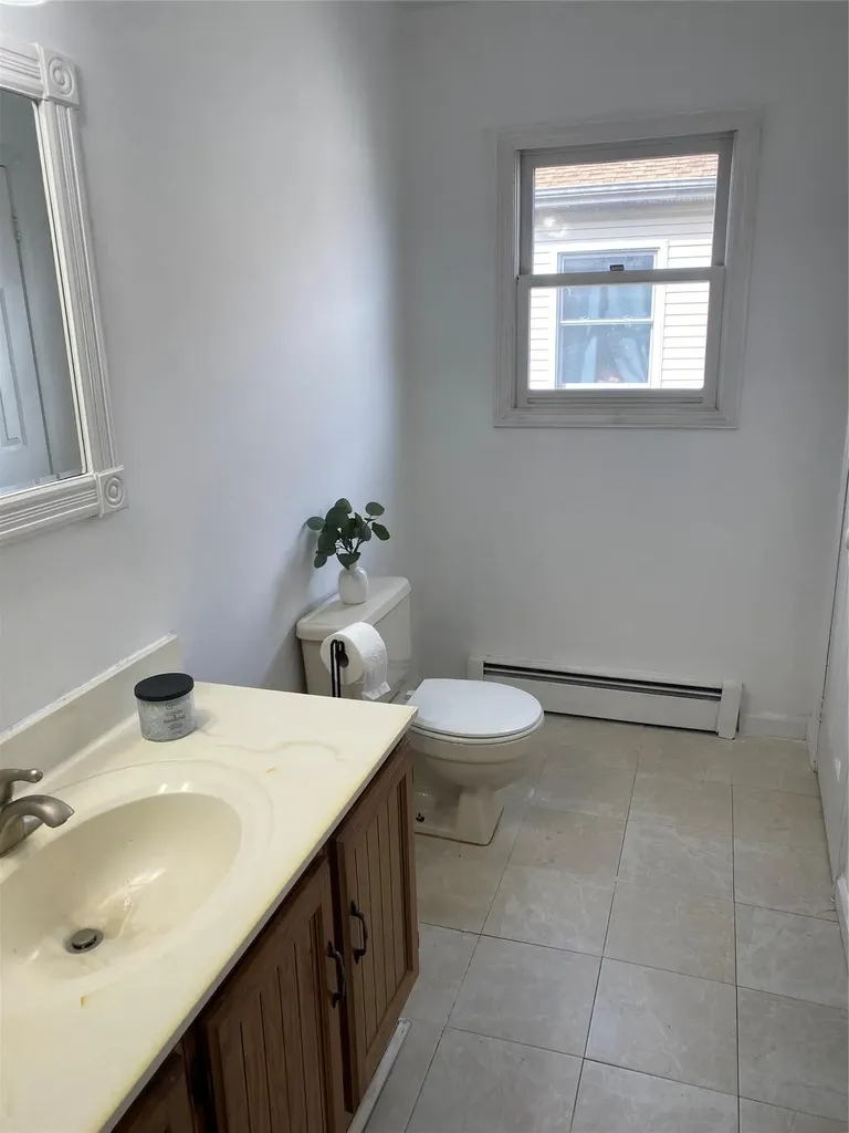 274 Babylon Turnpike Freeport NY 11520