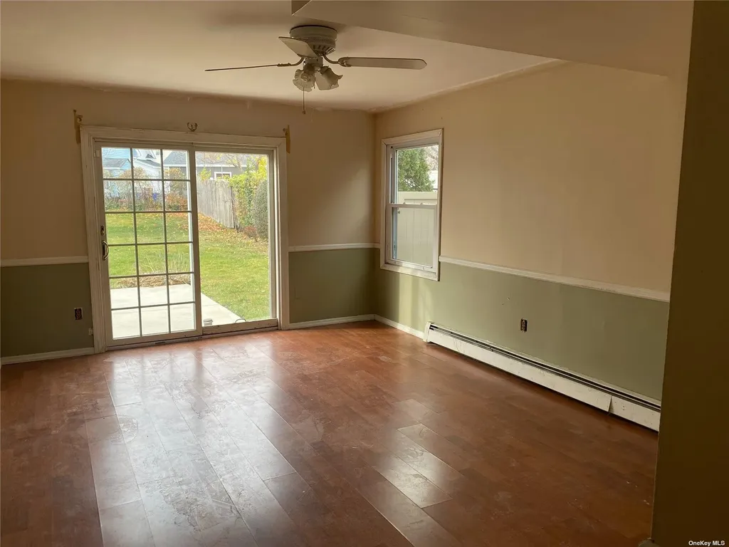 274 Babylon Turnpike Freeport NY 11520