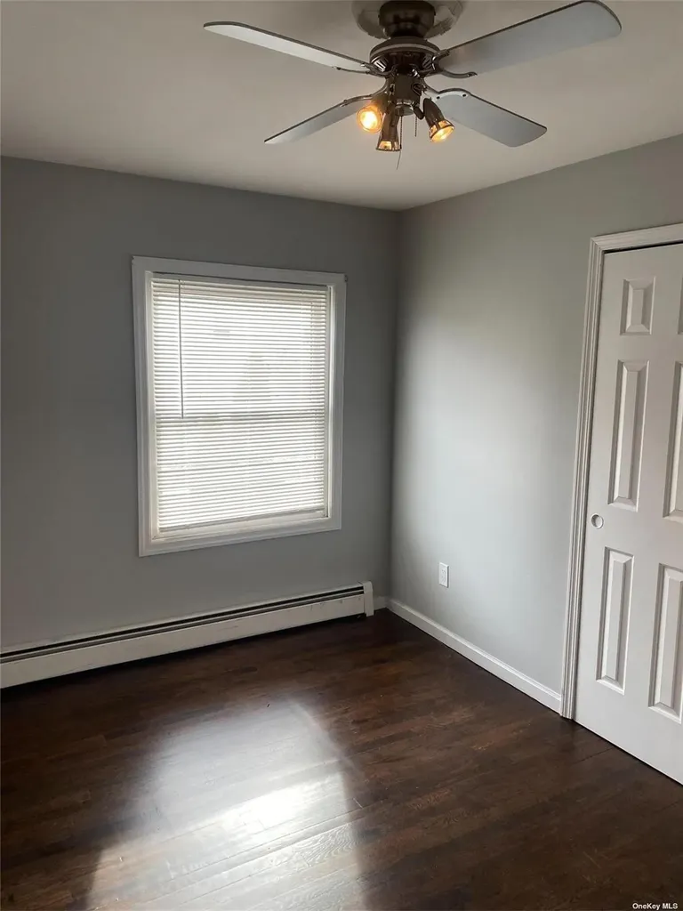 274 Babylon Turnpike Freeport NY 11520