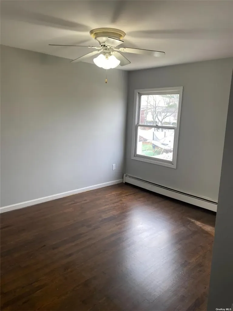 274 Babylon Turnpike Freeport NY 11520