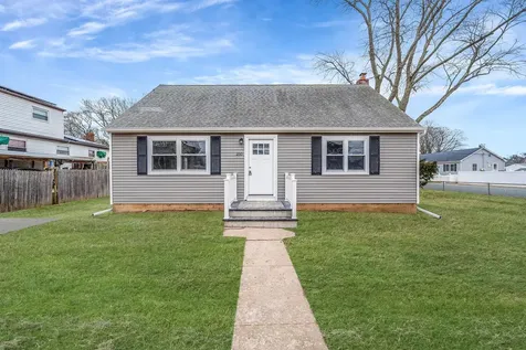 250 Meucci Avenue Copiague NY 11726