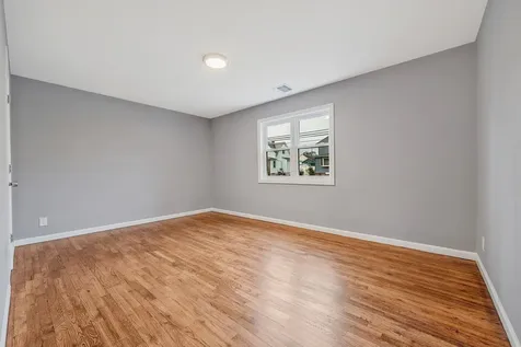 250 Meucci Avenue Copiague NY 11726