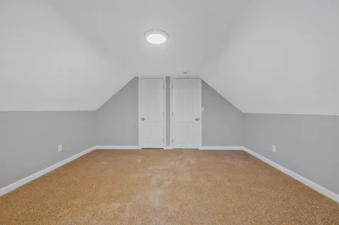 250 Meucci Avenue Copiague NY 11726