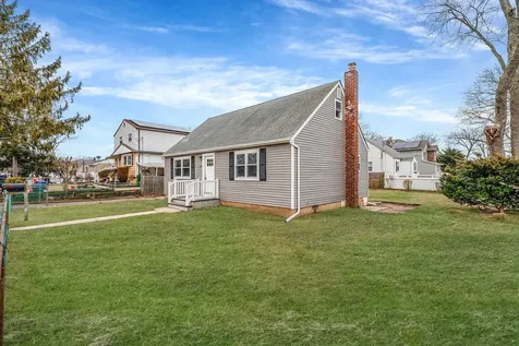 250 Meucci Avenue Copiague NY 11726