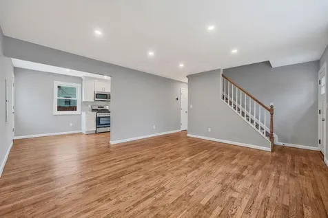 250 Meucci Avenue Copiague NY 11726