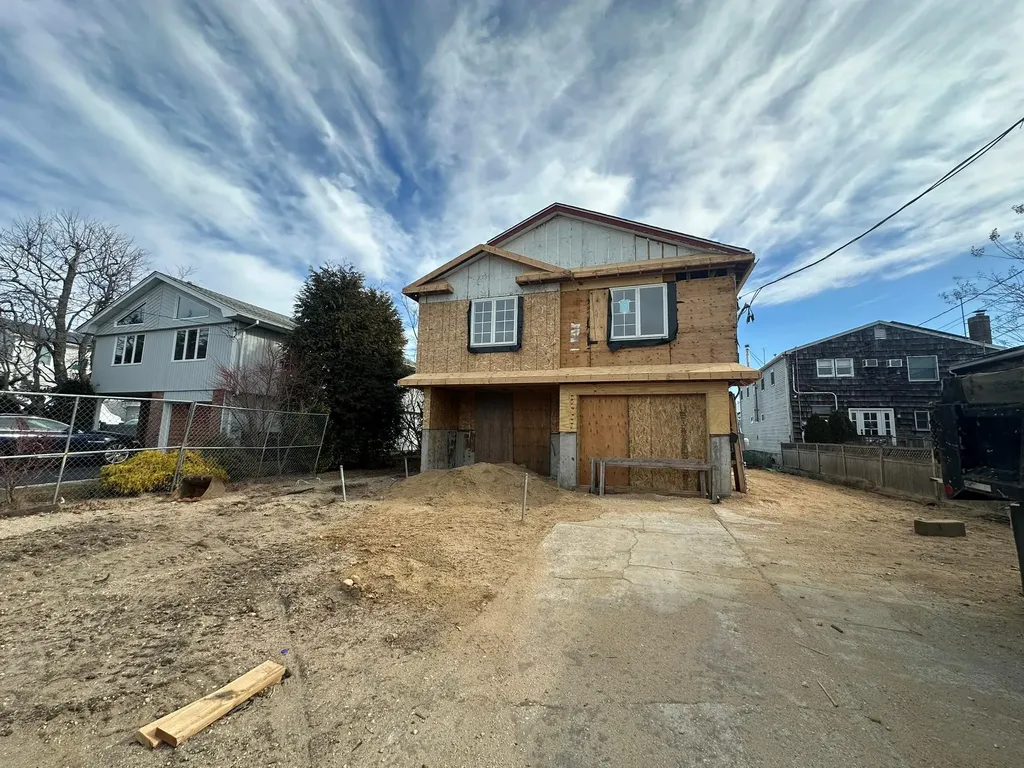 750 Shore Walk Babylon NY 11757