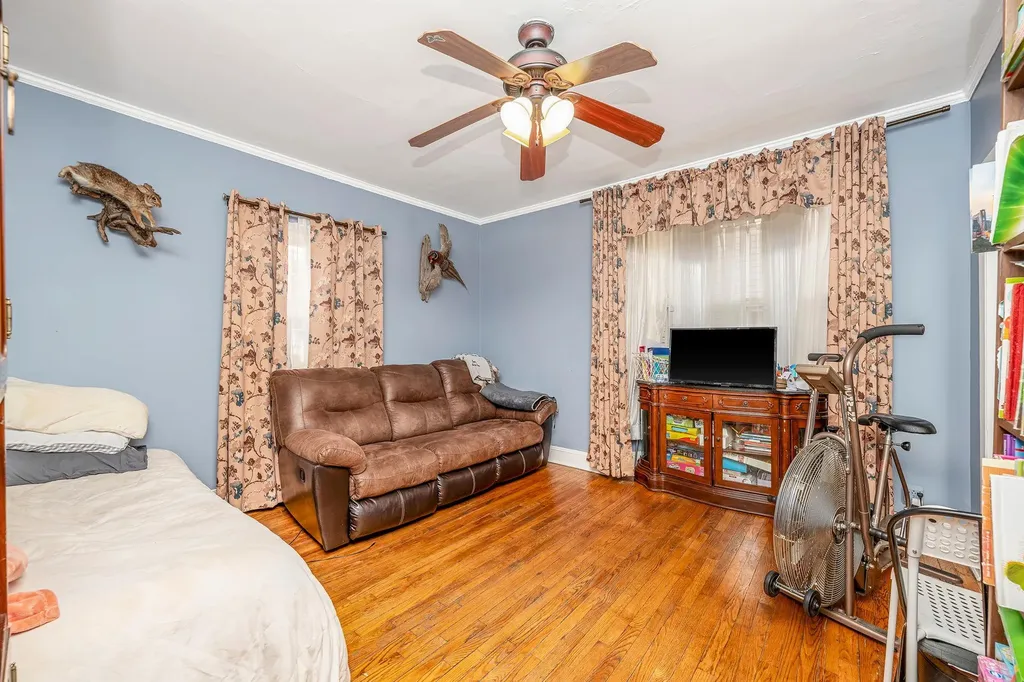 309 S Broadway Lindenhurst NY 11757