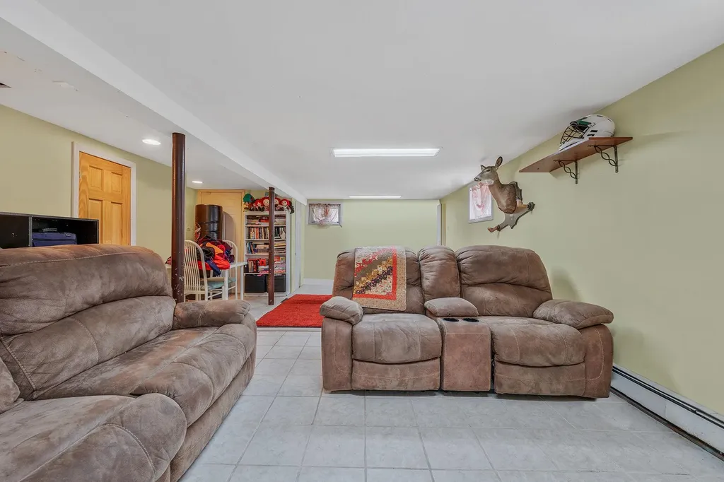 309 S Broadway Lindenhurst NY 11757