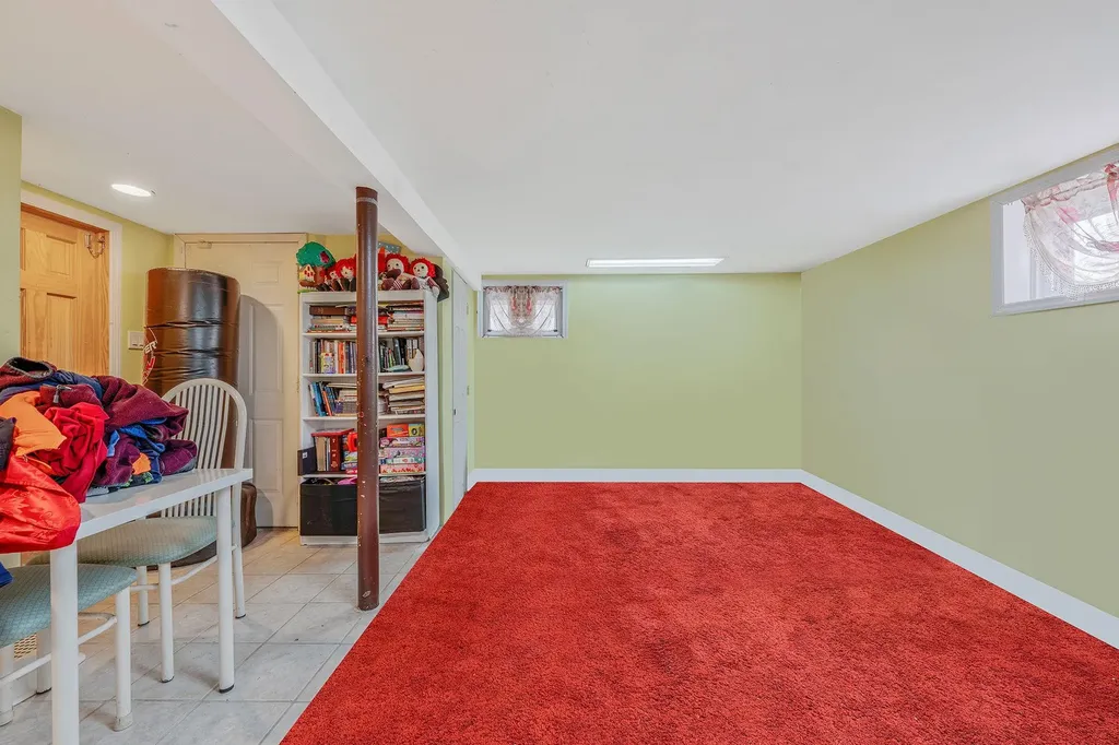 309 S Broadway Lindenhurst NY 11757