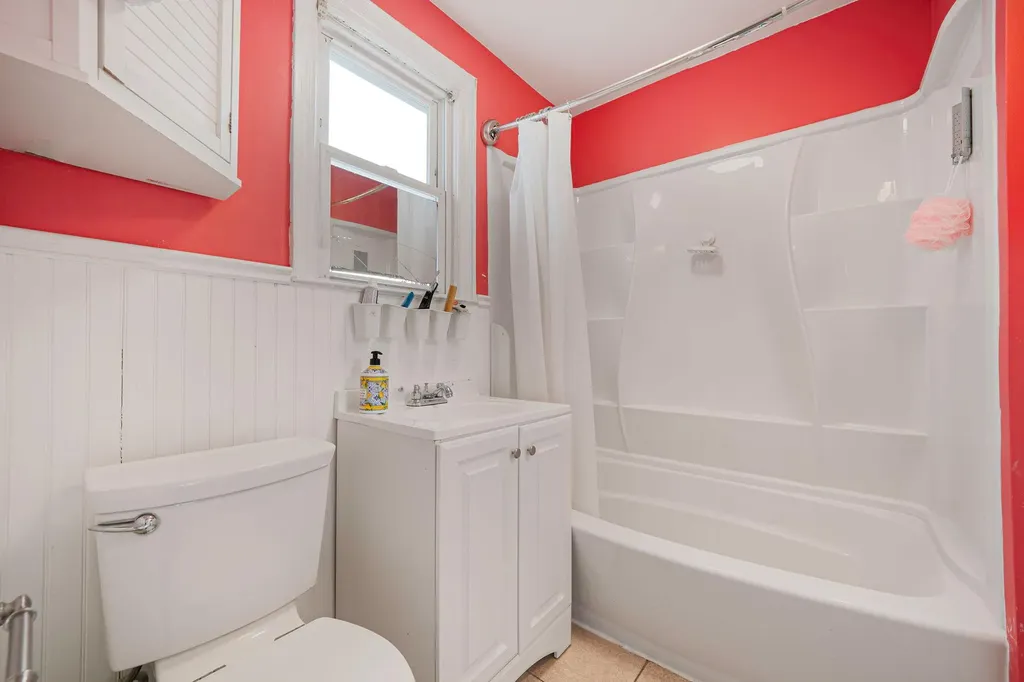 309 S Broadway Lindenhurst NY 11757