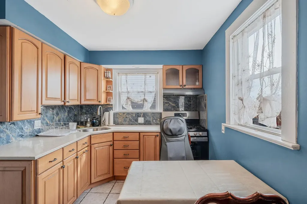 309 S Broadway Lindenhurst NY 11757