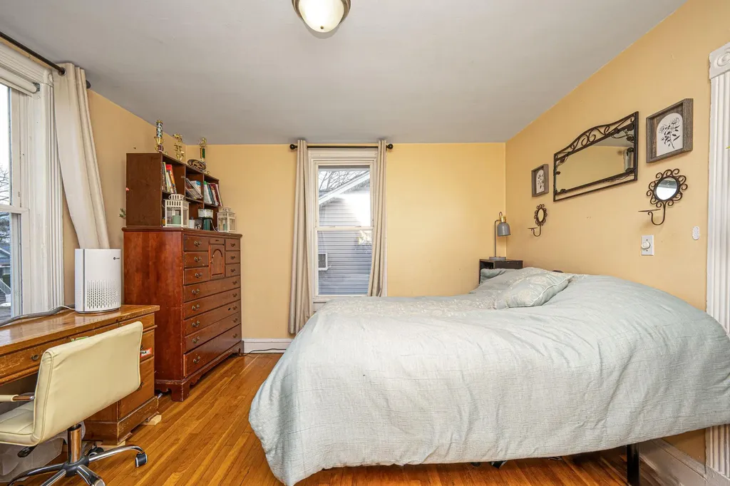 309 S Broadway Lindenhurst NY 11757