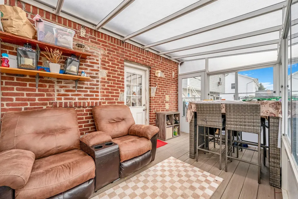 309 S Broadway Lindenhurst NY 11757