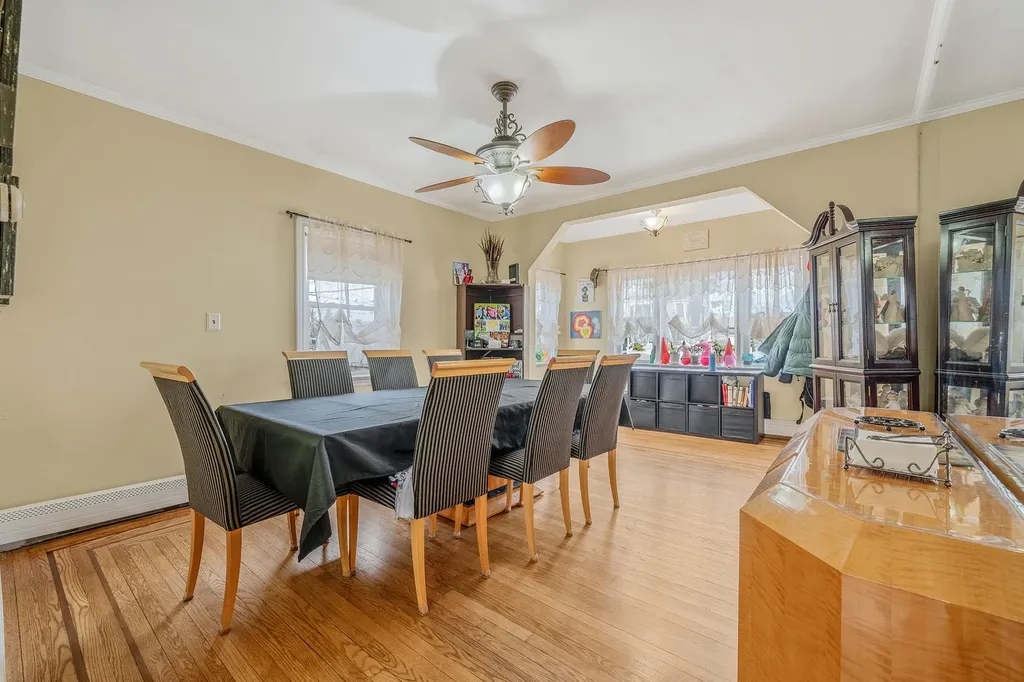 309 S Broadway Lindenhurst NY 11757