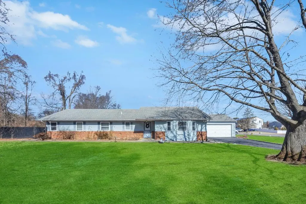 3 Maywood Lane Brookhaven NY 11727