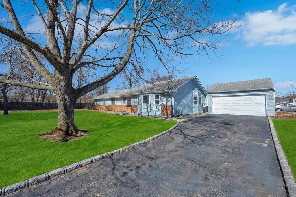 3 Maywood Lane Coram NY 11727