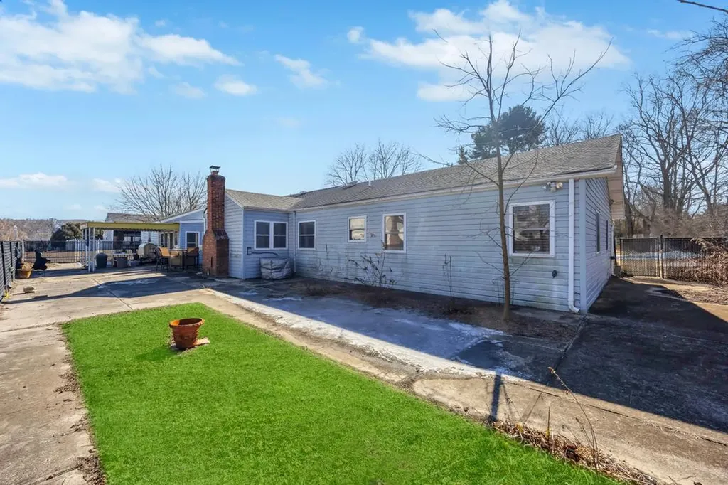 3 Maywood Lane Coram NY 11727