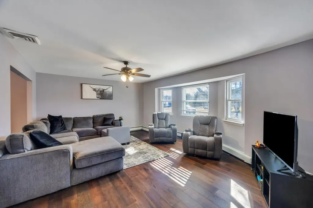 3 Maywood Lane Coram NY 11727