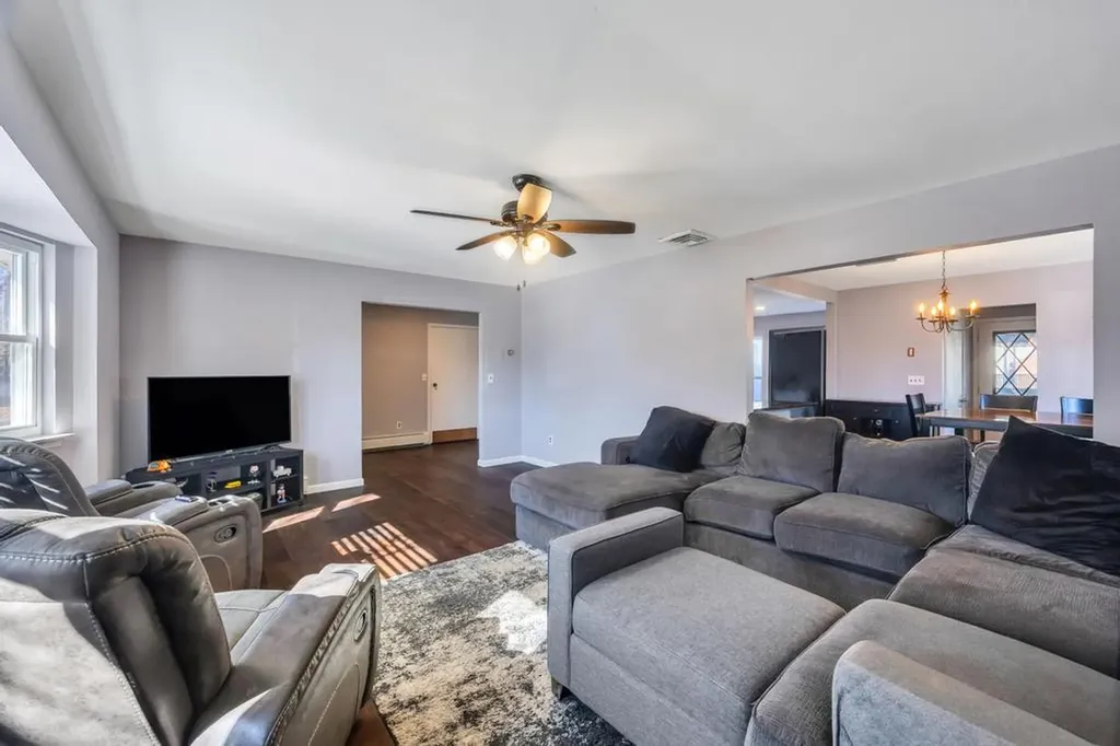 3 Maywood Lane Coram NY 11727