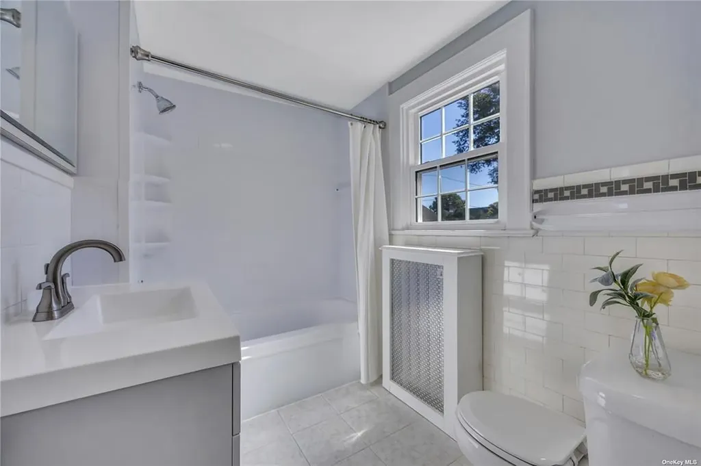 88 Manor Avenue Hempstead NY 11550