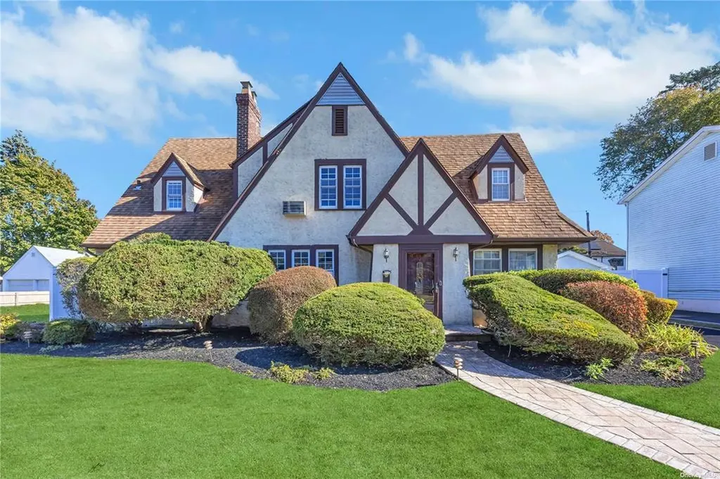88 Manor Avenue Hempstead NY 11550
