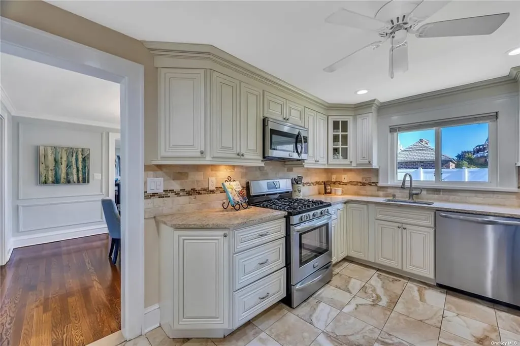 88 Manor Avenue Hempstead NY 11550