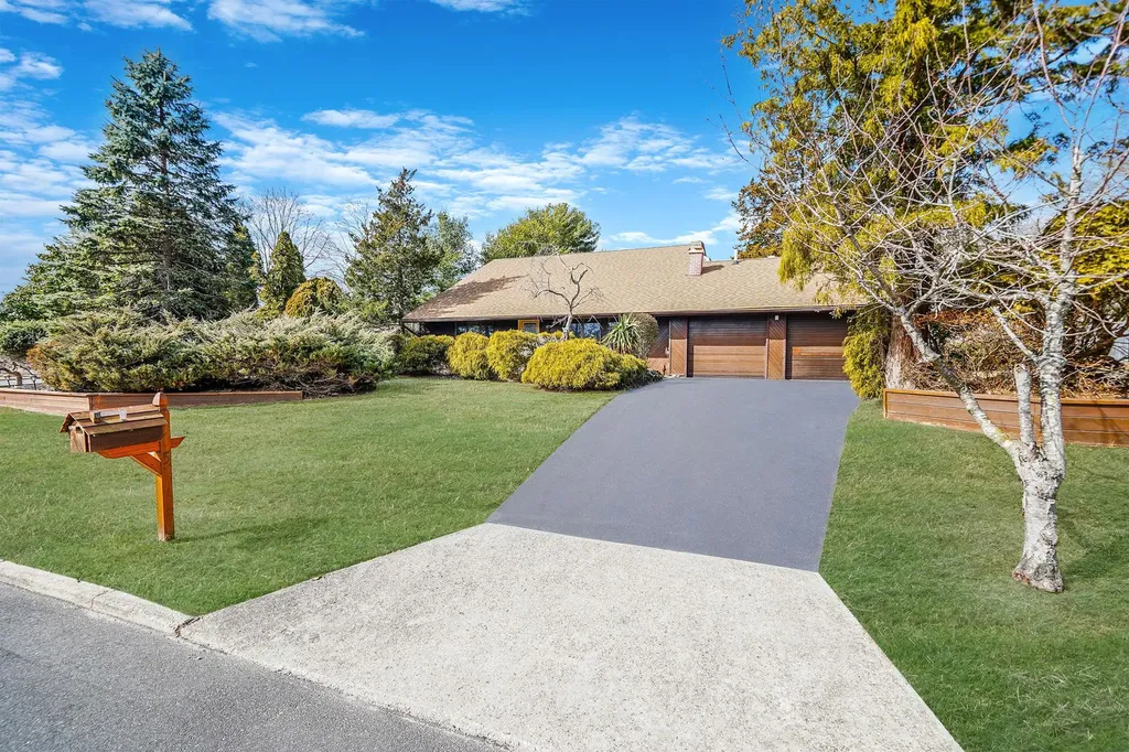 5 Wendy Road Coram NY 11727