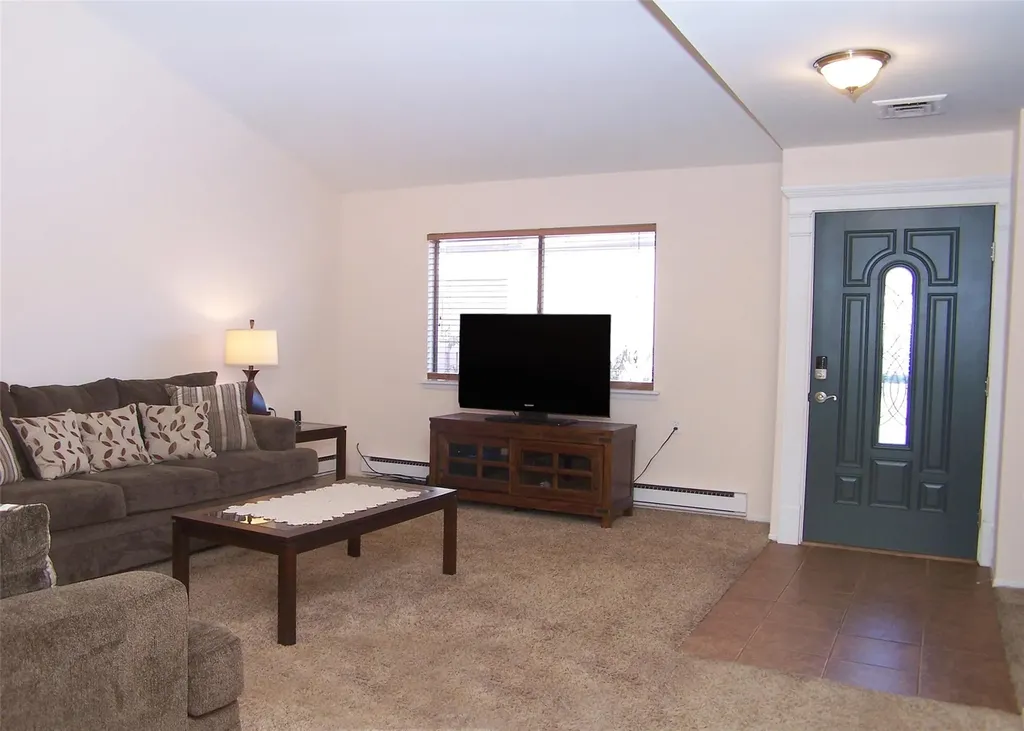 27 Strathmore Gate Drive Stony Brook NY 11790