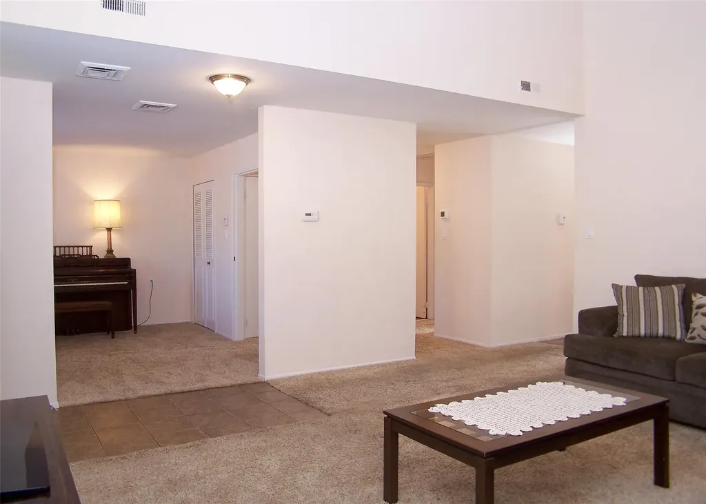 27 Strathmore Gate Drive Stony Brook NY 11790