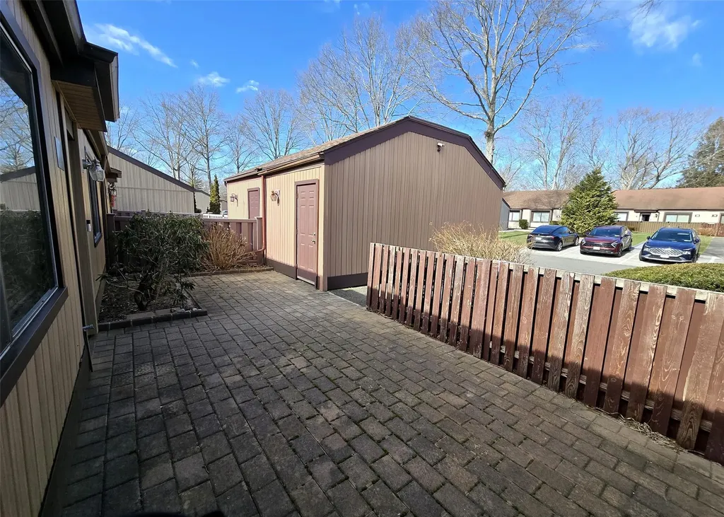 27 Strathmore Gate Drive Stony Brook NY 11790