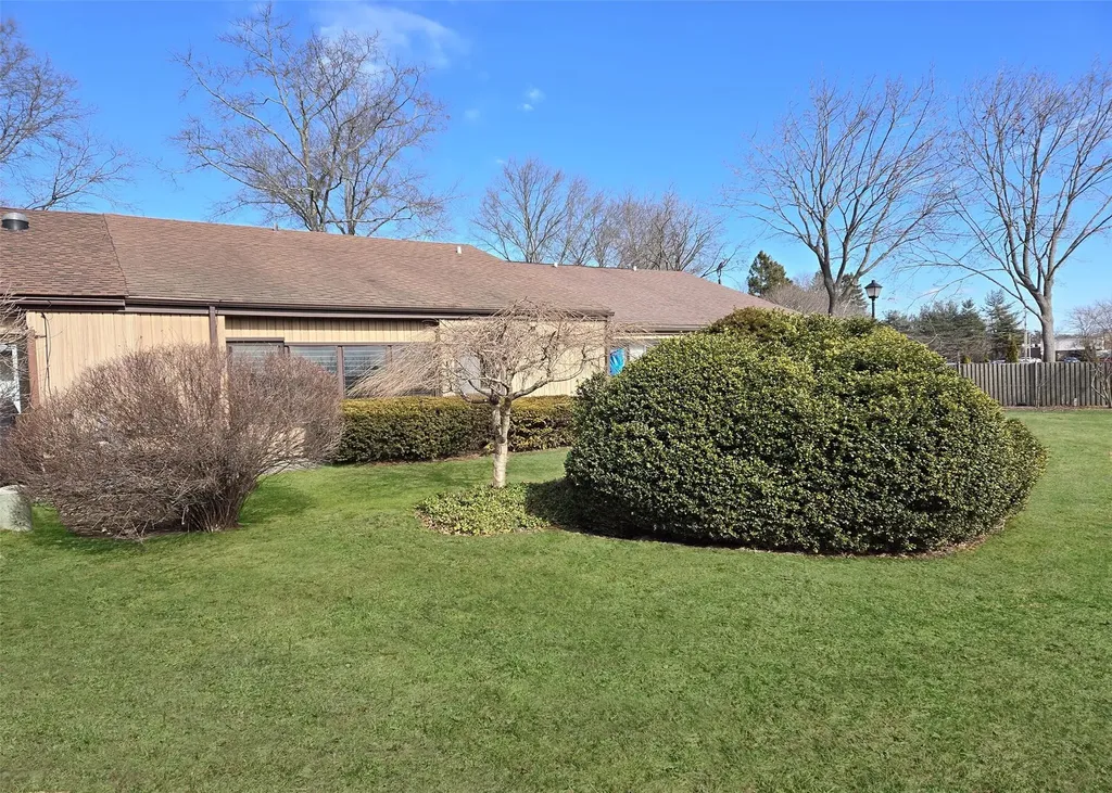 27 Strathmore Gate Drive Stony Brook NY 11790