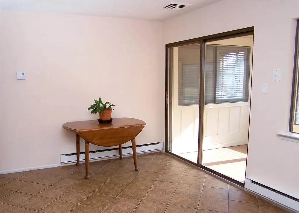 27 Strathmore Gate Drive Stony Brook NY 11790