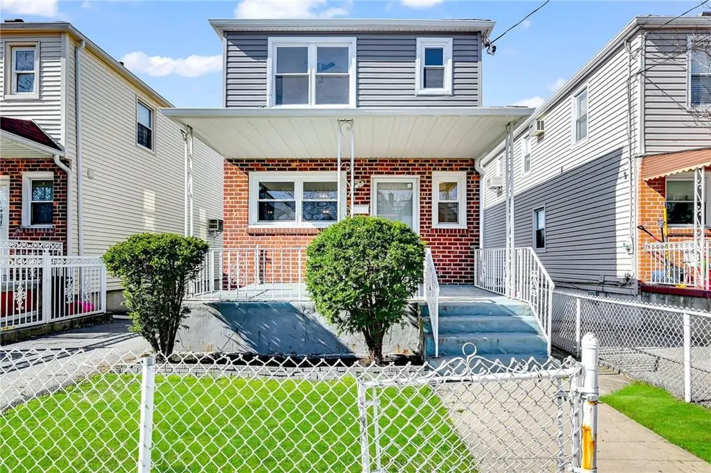 1017 Swinton Avenue Bronx NY 10465