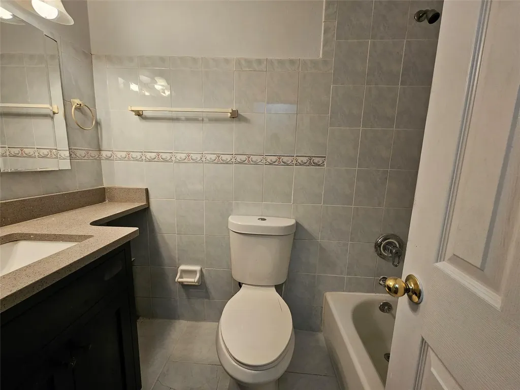 1154 E 101st Street Brooklyn NY 11236