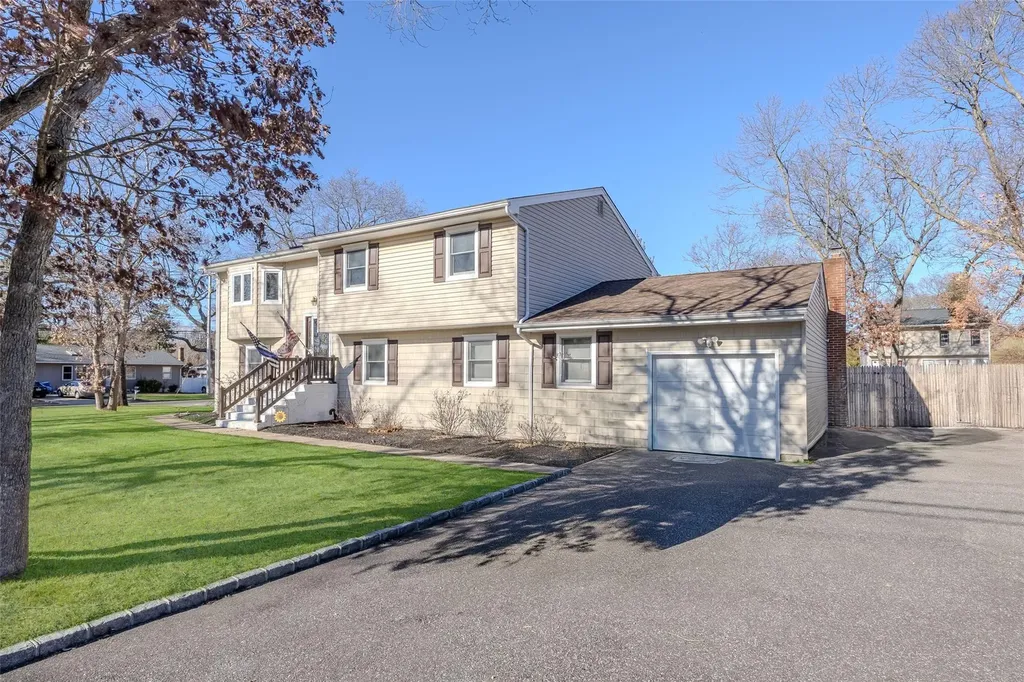 617 Hawkins Road Brookhaven NY 11784