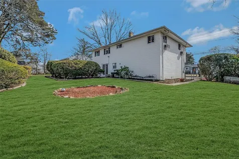 97 Sammis Avenue Deer Park NY 11729