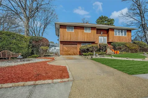 97 Sammis Avenue Deer Park NY 11729