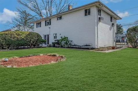 97 Sammis Avenue Deer Park NY 11729
