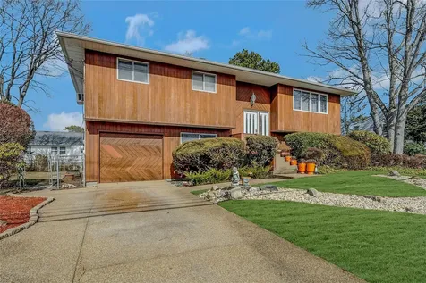 97 Sammis Avenue Deer Park NY 11729