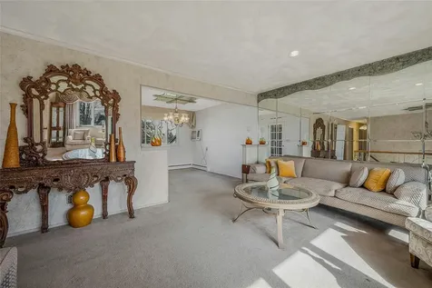 97 Sammis Avenue Deer Park NY 11729