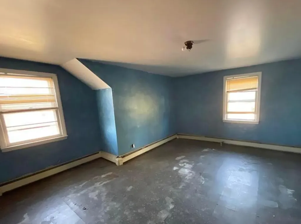 55 S Brookside Avenue Freeport NY 11520