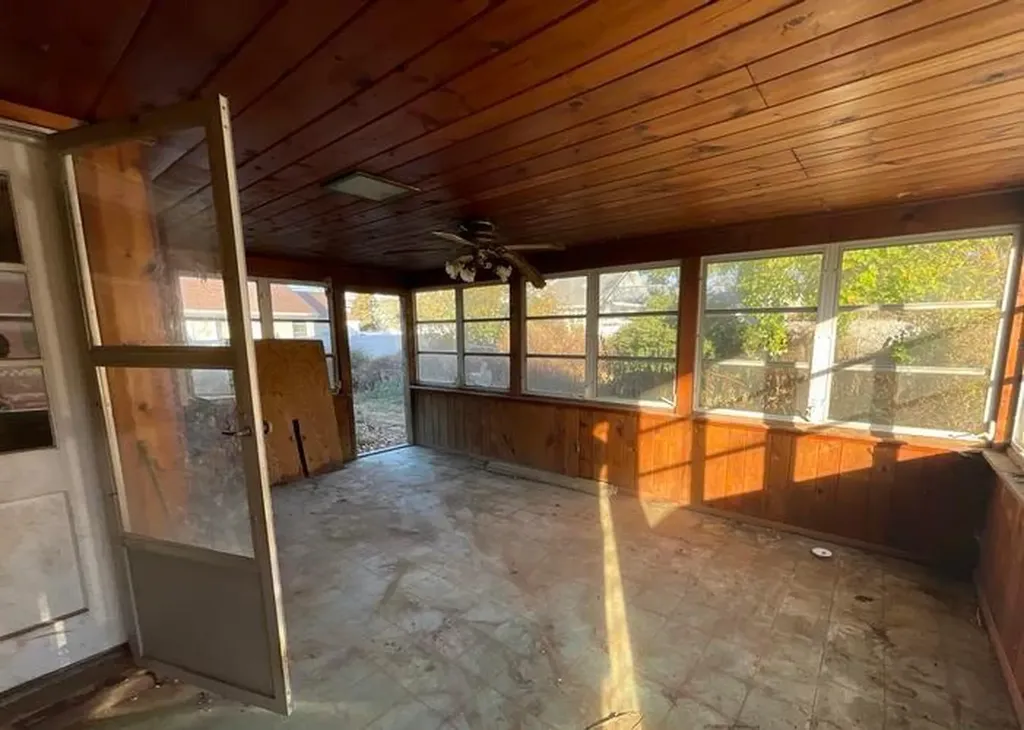 55 S Brookside Avenue Freeport NY 11520