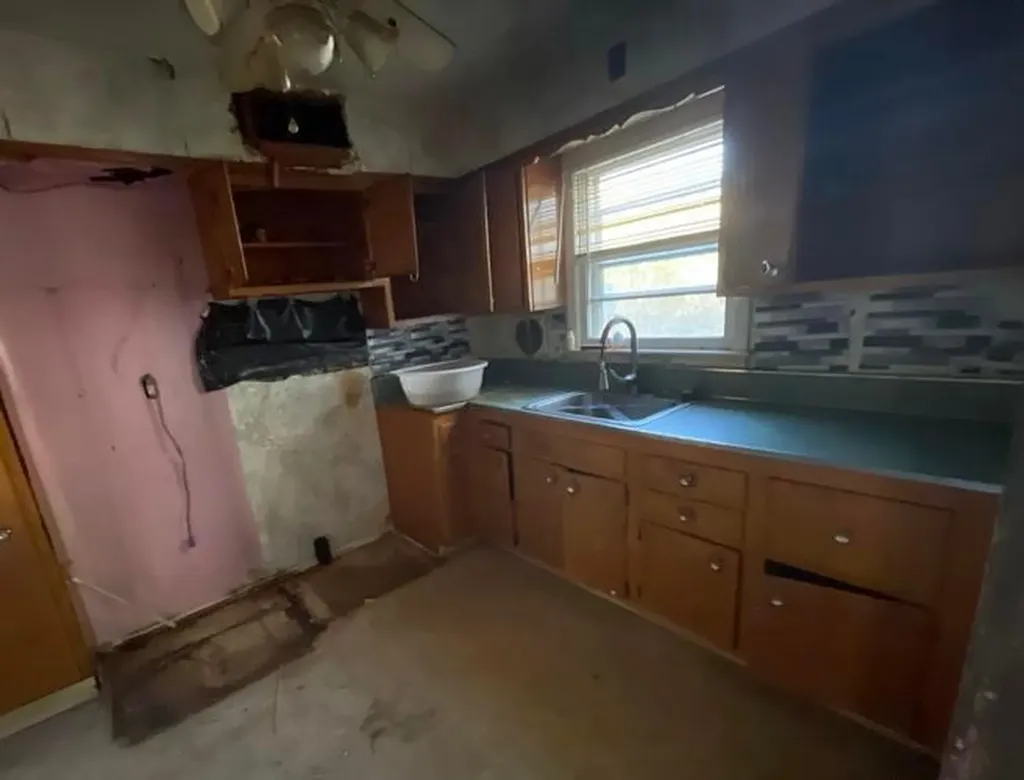 55 S Brookside Avenue Freeport NY 11520